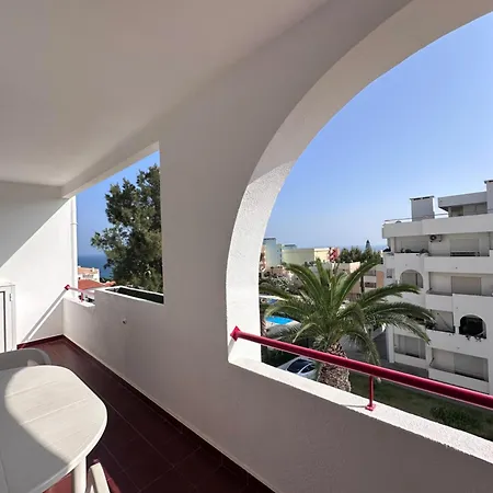 Vue Et Piscine Pour Six Personnes Daire Porches (Algarve)